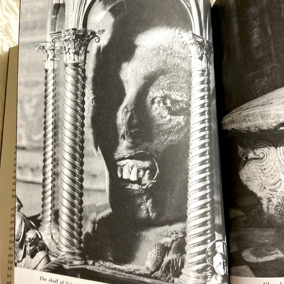 THE SECRET ARCHIVES OF THE VATICAN by Maria Luisa ABROSINI Hardback EUC - Picture 9 of 11